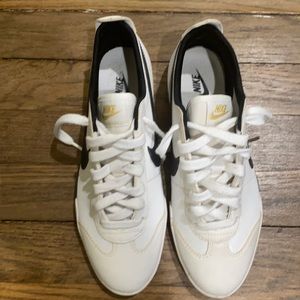 Women’s Nike Fivekay Narrow sneaker.